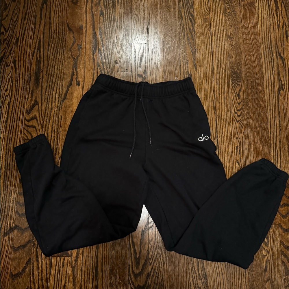 Black ALO Yoga Joggers